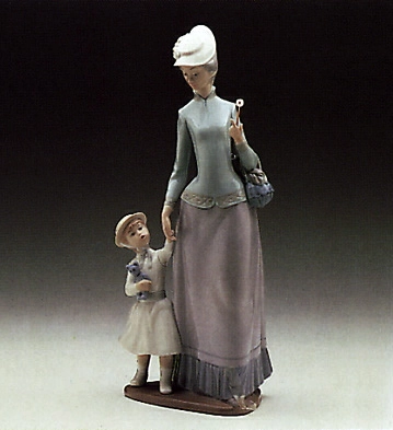 Lladro Lady And Girl 1978-85 Porcelain Figurine