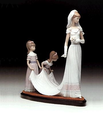 Lladro Here Comes The Bride 1983-97 Porcelain Figurine