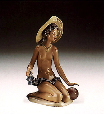 Lladro On The Beach 1985-88 Porcelain Figurine