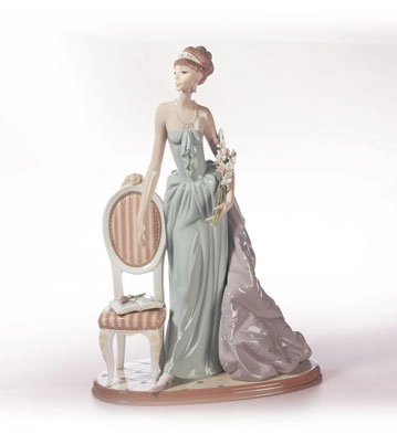 Lladro A Lady Of Taste Porcelain Figurine