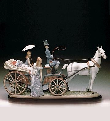 Lladro The Landau Carriage Porcelain Figurine