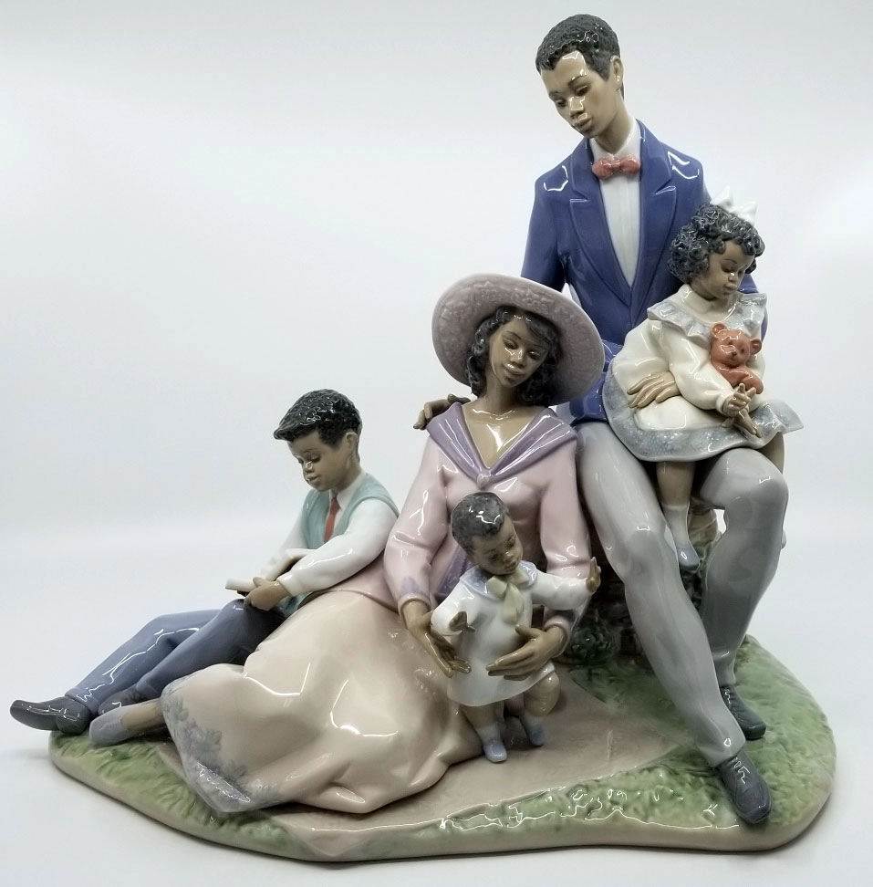 Lladro Black Legacy Family Of Love Porcelain Figurine