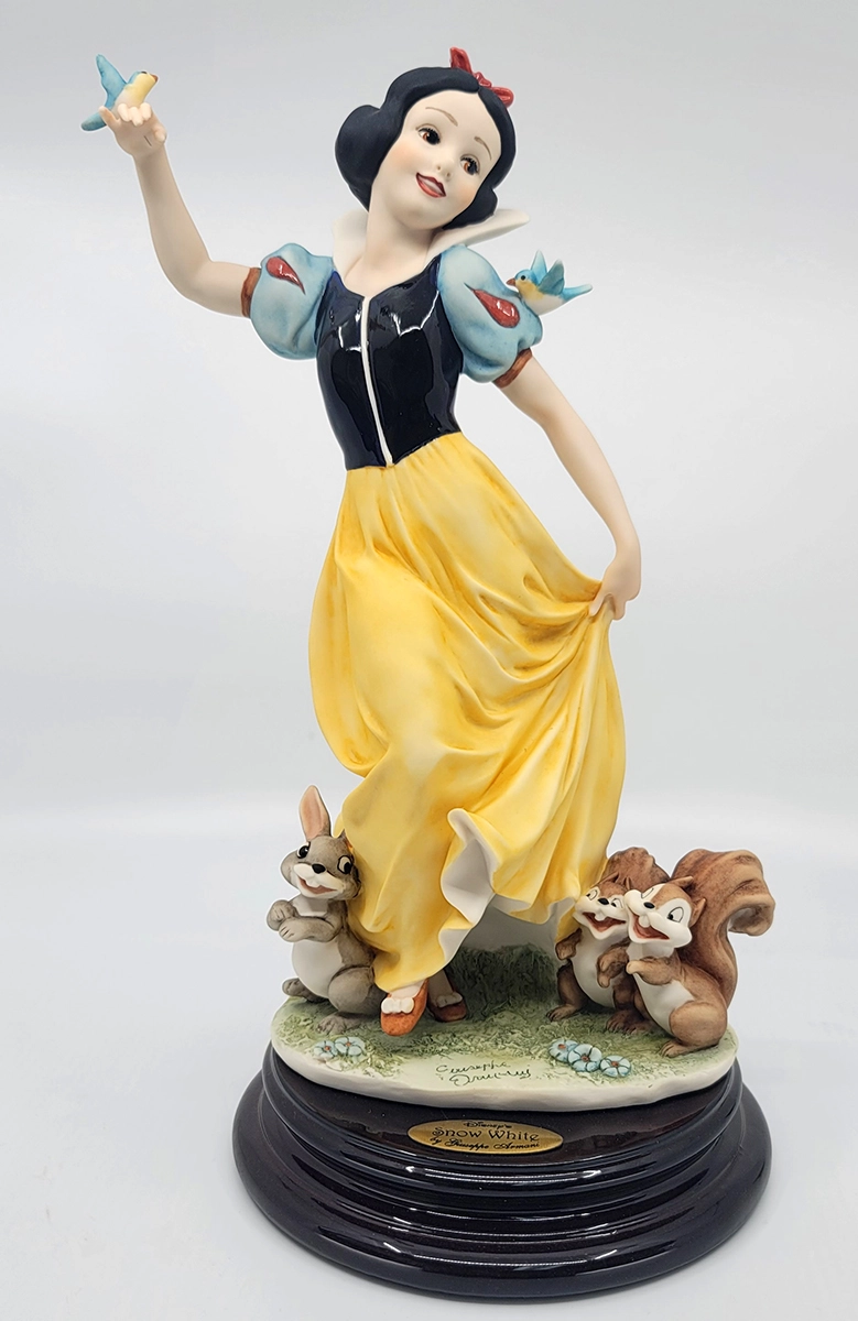 Giuseppe Armani Snow White And The Little Animals Sculpture