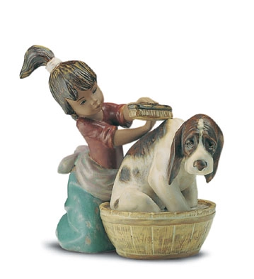 Lladro Bashful Bather 1994-2001 Porcelain Figurine