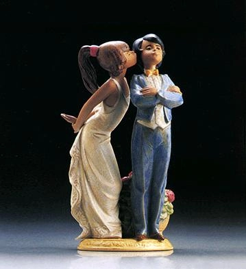 Lladro Lets Make Up 1994-99 Porcelain Figurine
