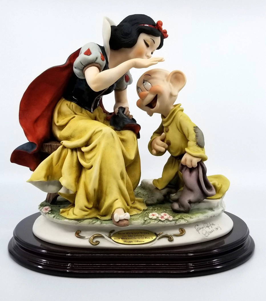 Giuseppe Armani Snow White Kissing Dopey Artist Signed Sculpture