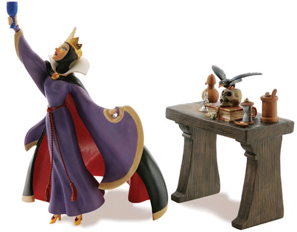 WDCC Disney Classics Snow White Evil Queen And Raven Now Begins Thy Magic Spell Porcelain Figurine