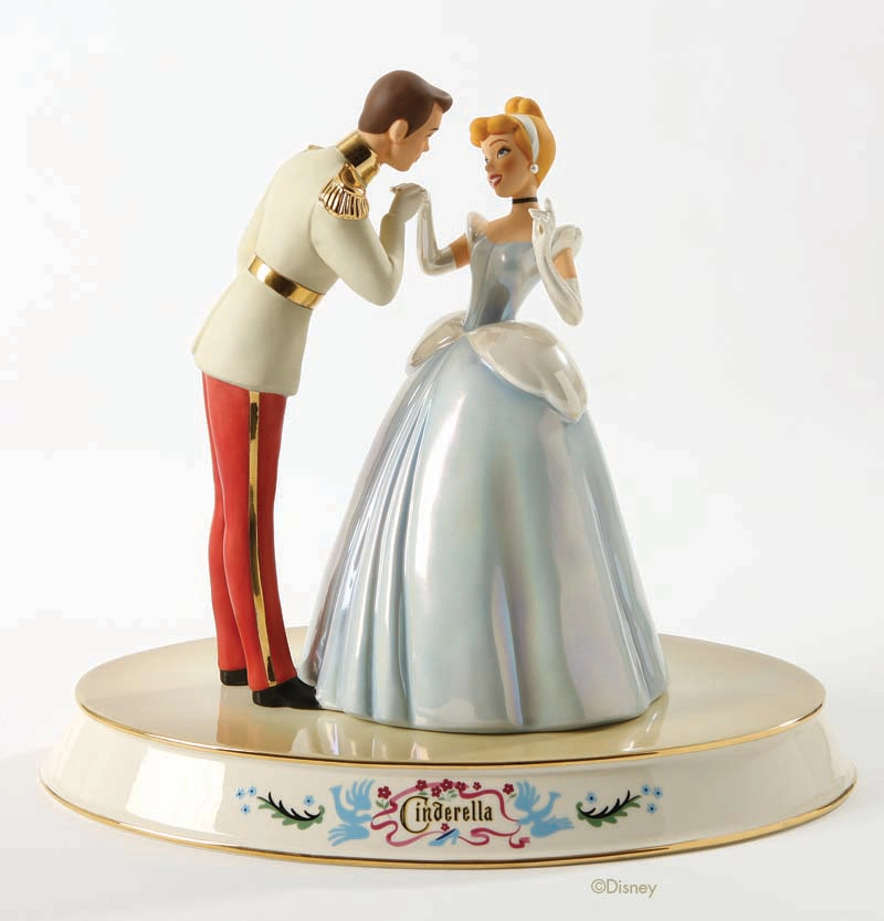 WDCC Disney Classics Cinderella And Prince Royal Introduction Porcelain Figurine