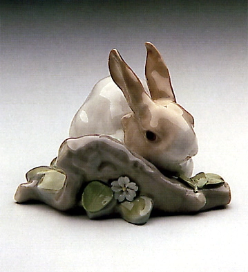 Lladro Rabbit Eating Brown 1971-98 Porcelain Figurine