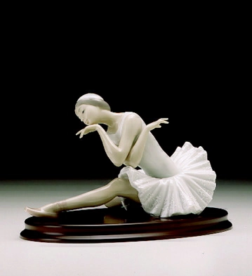 Lladro Death Of A Swan (white) 1983-87 Porcelain Figurine