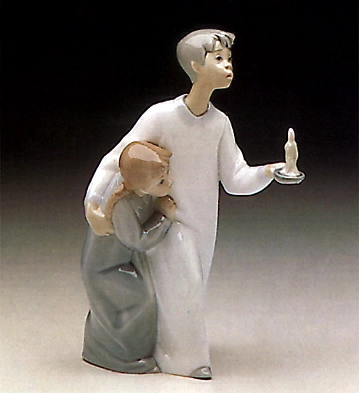 Lladro Boy & Girl 1974-97 Porcelain Figurine