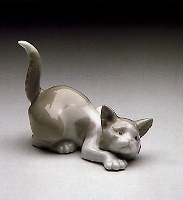 Lladro Attentive Cat Porcelain Figurine