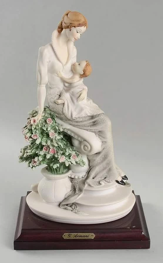Giuseppe Armani Maternity With Flowers Sculpture