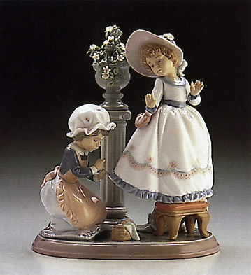 Lladro A Stitch In Time  1986-97 Porcelain Figurine