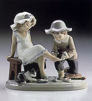 Lladro Try This One 1986-97 Porcelain Figurine