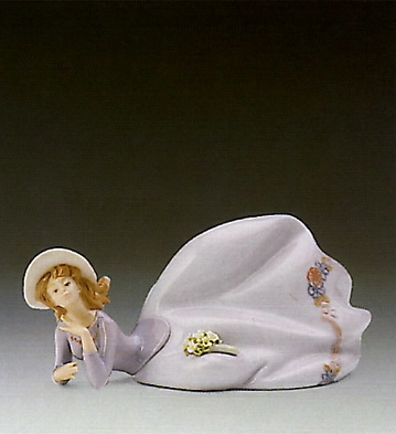 Lladro Pretty Pose 1989-93 Porcelain Figurine