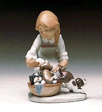 Lladro Joy In A Basket 1989-97 Porcelain Figurine