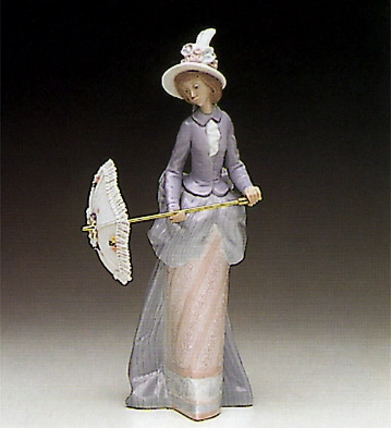 Lladro Feathered Hat On The Avenue 1990-94 Porcelain Figurine