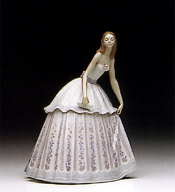 Lladro Waiting To Dance 1992-95 Porcelain Figurine
