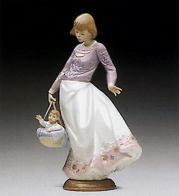 Lladro Off We Go 1992-94 Porcelain Figurine