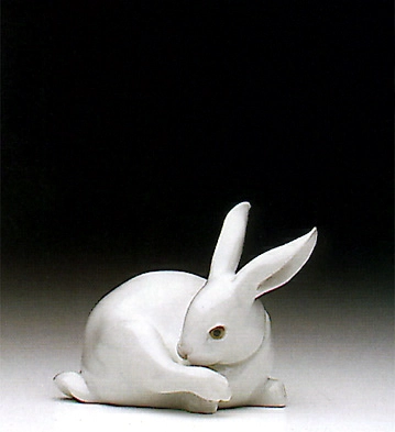 Lladro Preening Bunny 1992-97 Porcelain Figurine