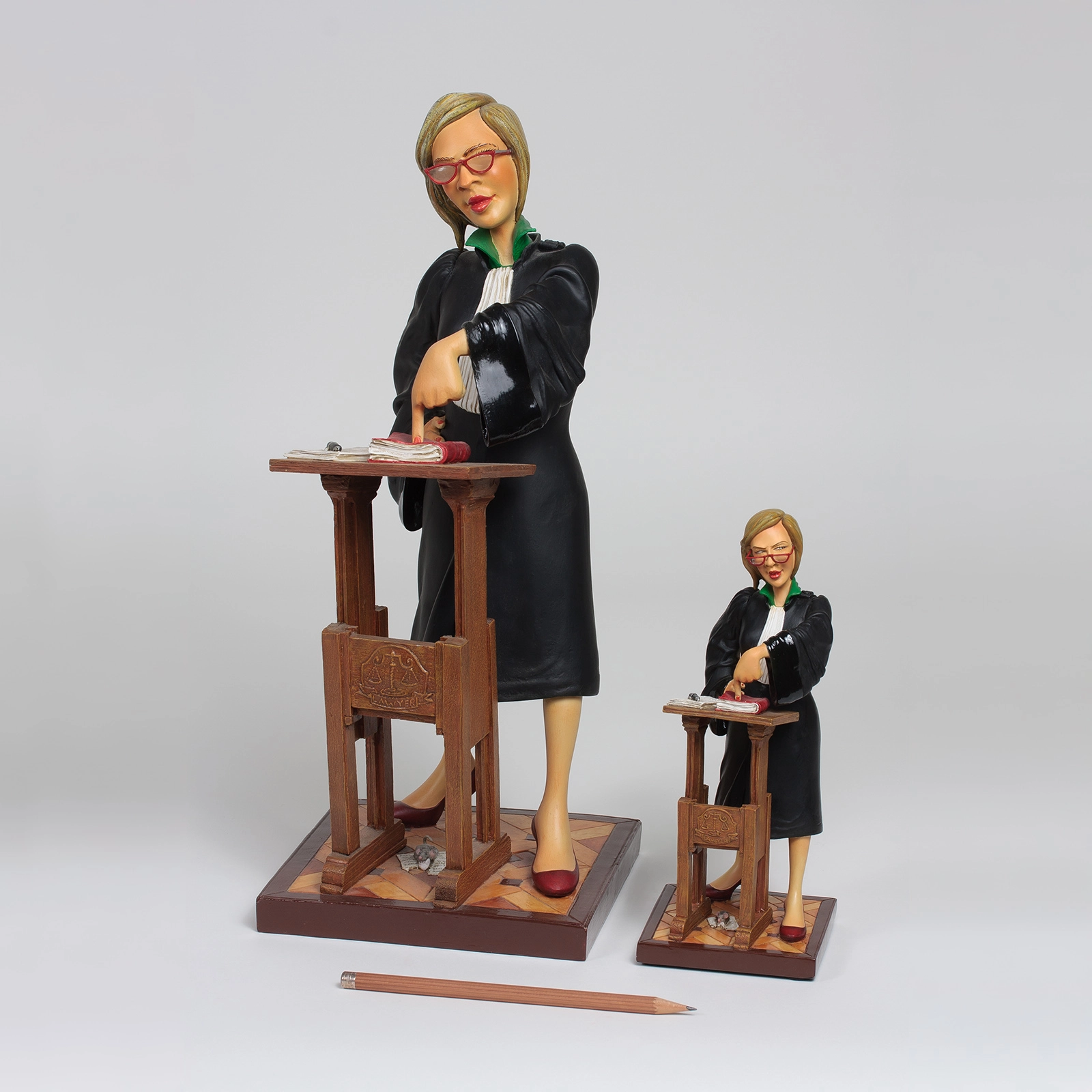 Guillermo Forchino Lady Lawyer 1/2 scale Comical Art Sculpture