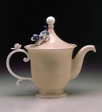Lladro Coffee Pot 1994-00 Porcelain Figurine