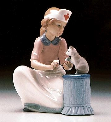 Lladro Loving Care 1994-99 Porcelain Figurine