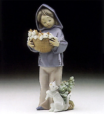 Lladro Mother's Little Helper Porcelain Figurine