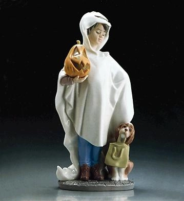 Lladro Trick Or Treat 1995-97 Porcelain Figurine