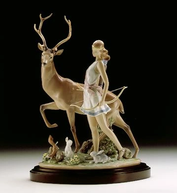Lladro Diana, Goddess Of The Hunt 1996-2000 Porcelain Figurine
