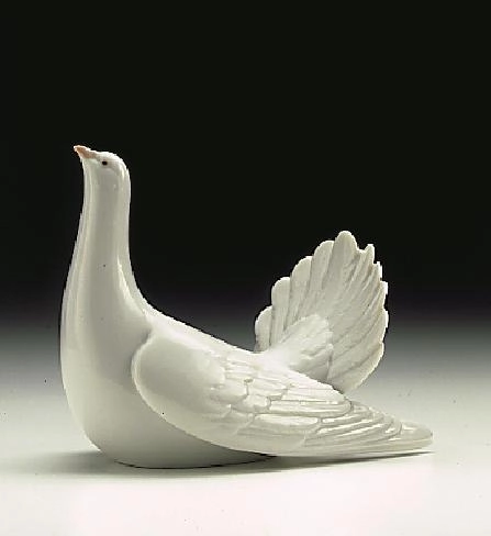 Lladro Restless Dove 1996-99 Porcelain Figurine