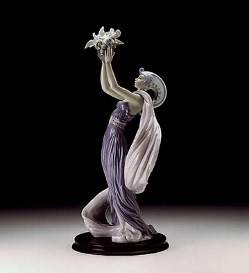 Lladro Princess Of Peace Porcelain Figurine