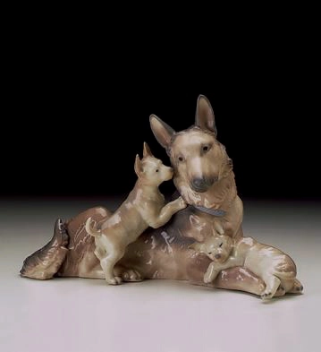 Lladro German Shepherd Dog With Puppies 1997-2000 Porcelain Figurine