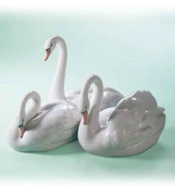 Lladro Elegant Trio 1999-02 Porcelain Figurine