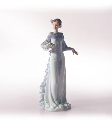Lladro Winter Love 1999-02 Porcelain Figurine