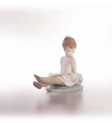 Lladro Rosy Posey Porcelain Figurine