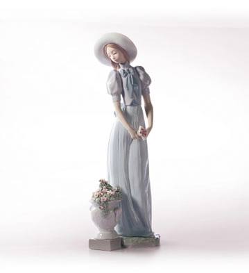 Lladro Blossom Of The Heart Porcelain Figurine