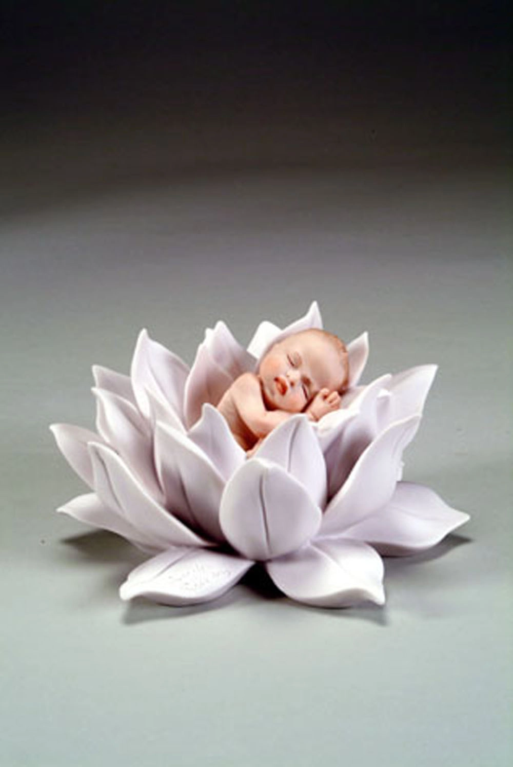 Giuseppe Armani Water Lily Baby Sculpture