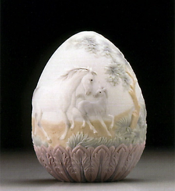 Lladro 1995 Egg 1995-95 Porcelain Figurine