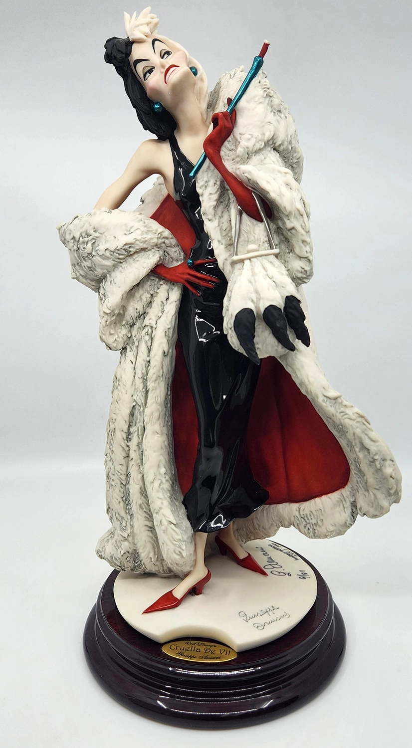 Giuseppe Armani Cruella Devil Disney Convention 2001 Hand Signed 1503c.  Disney Theme Parks Sculpture.